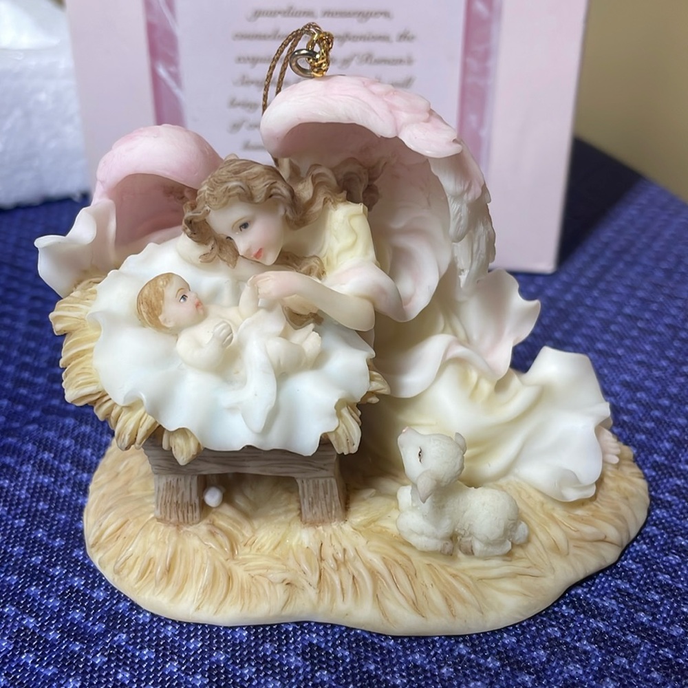Seraphim Classics Natalie Joy to the World 84402 Christmas Ornament 2001 Roman